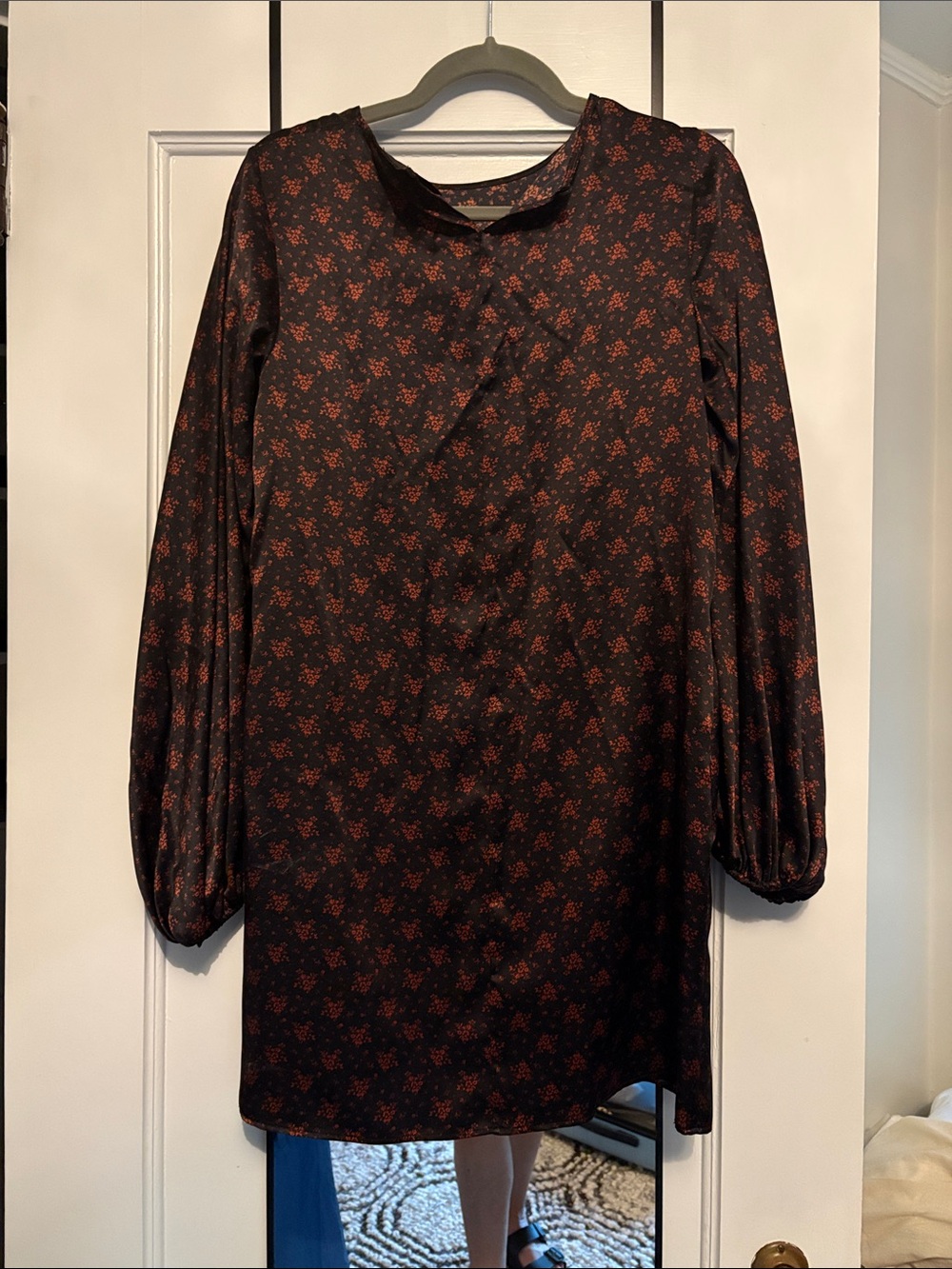 No. 6 Black Long-Sleeve Floral Shift Dress